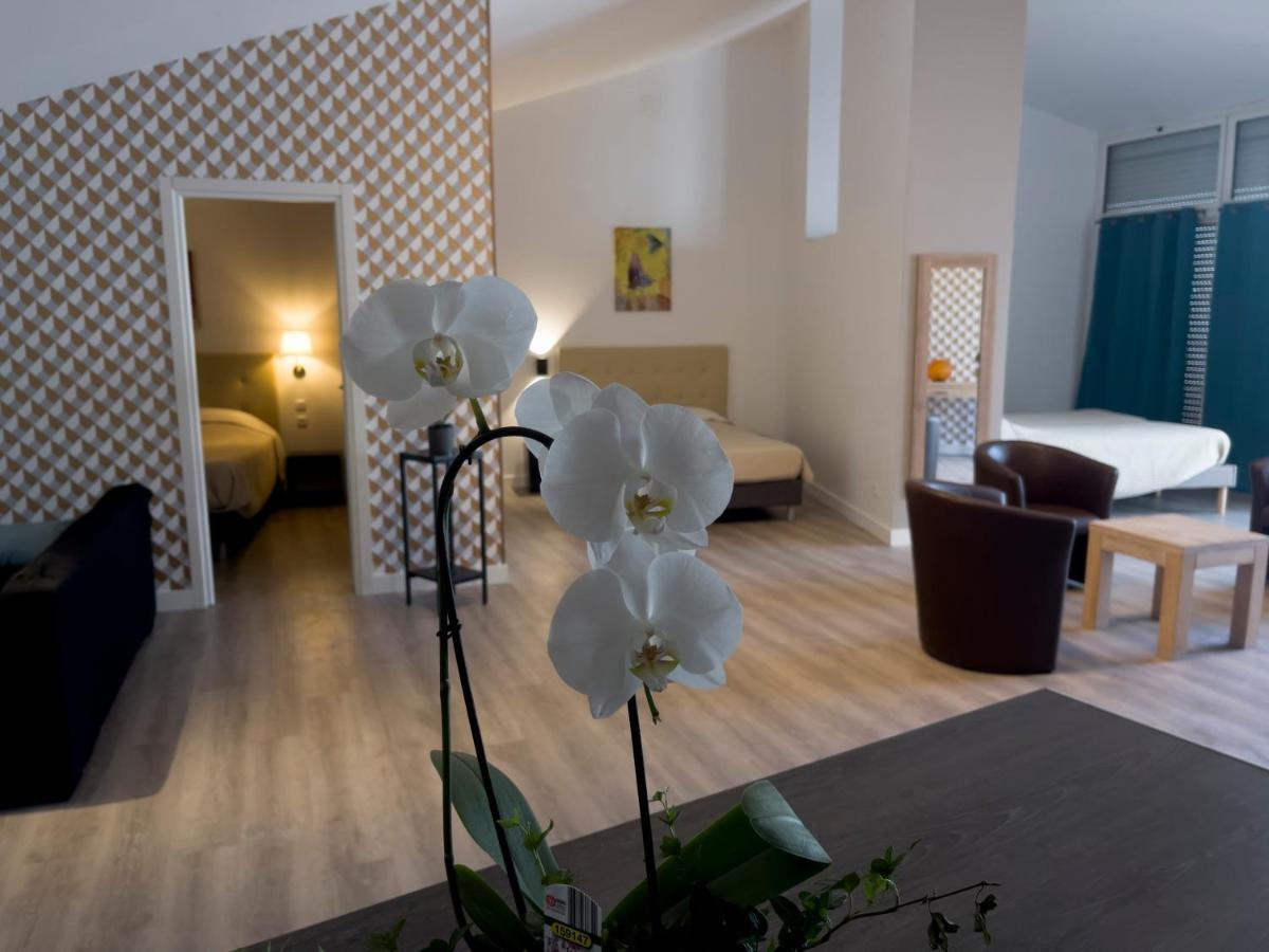 Le Grand Hotel Moliere Pézenas Екстериор снимка