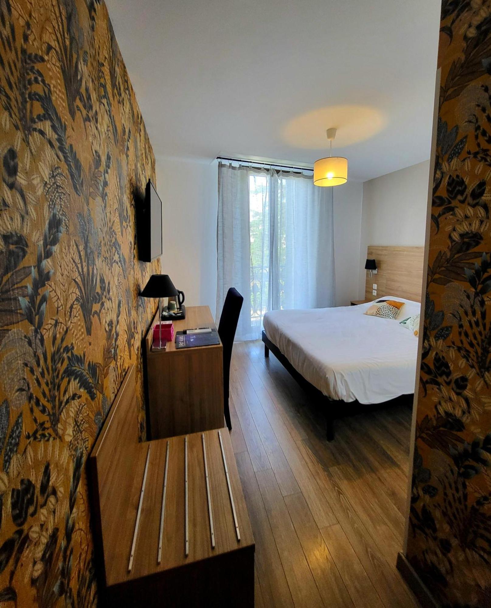 Le Grand Hotel Moliere Pézenas Екстериор снимка