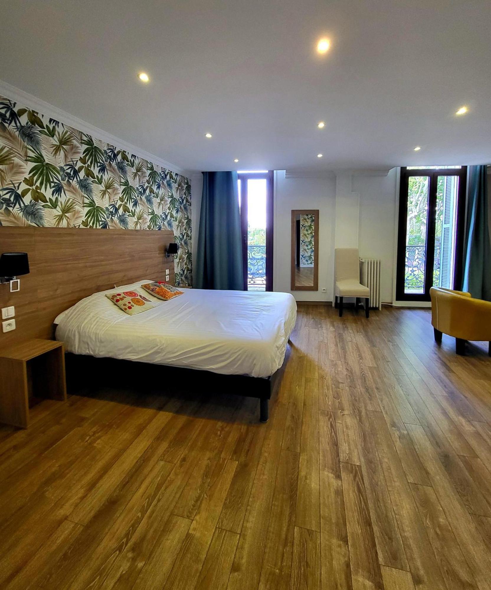 Le Grand Hotel Moliere Pézenas Екстериор снимка