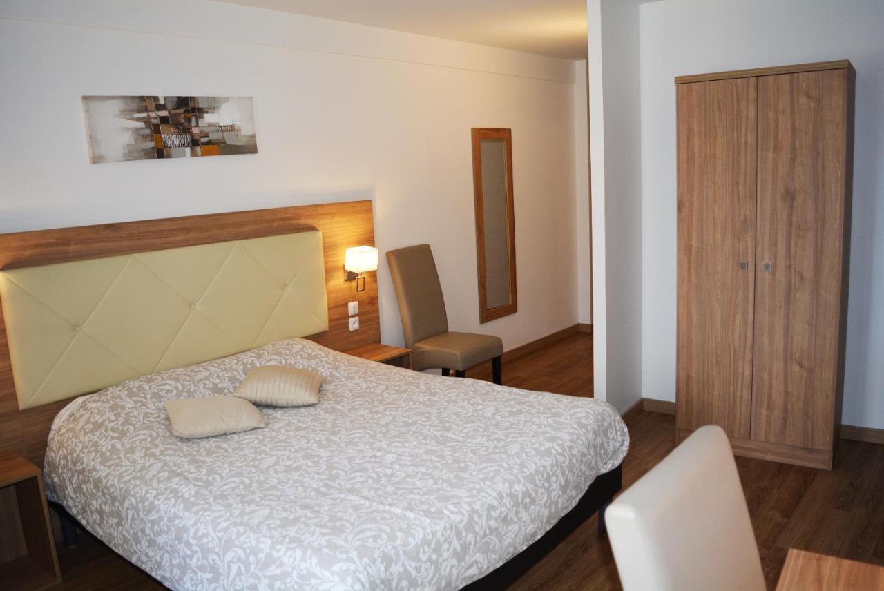 Le Grand Hotel Moliere Pézenas Екстериор снимка