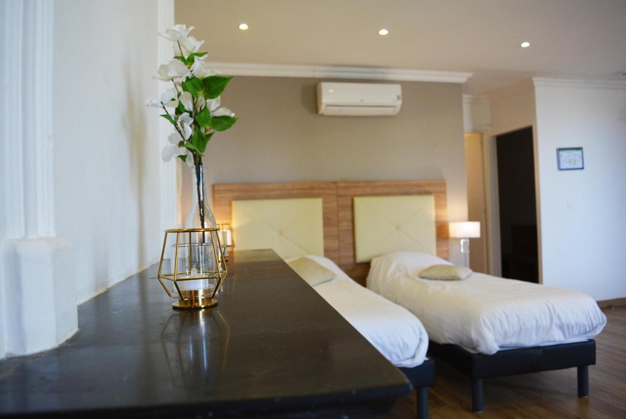 Le Grand Hotel Moliere Pézenas Екстериор снимка